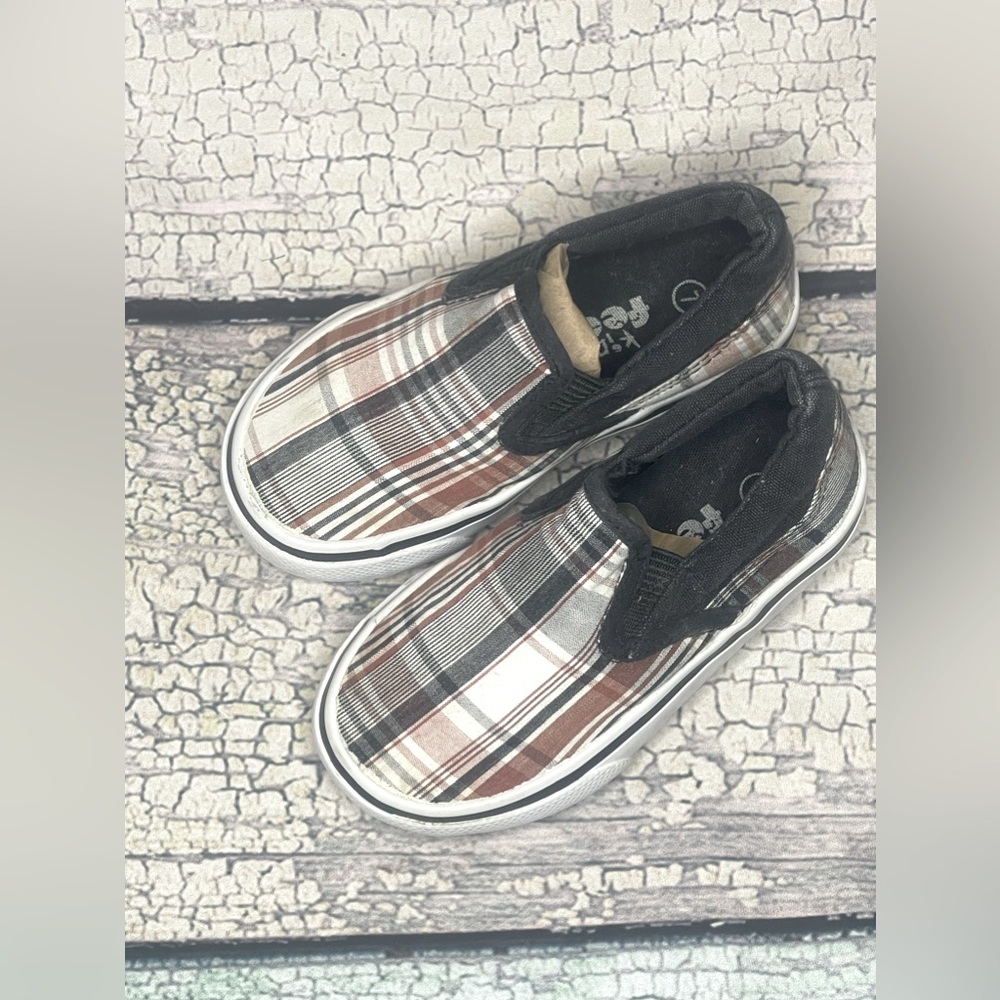 Toddlers Slip on tennis shoes